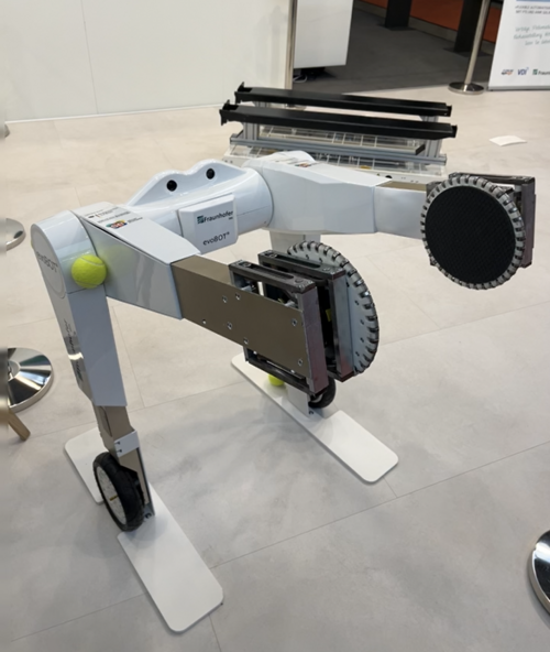 Logimat-Transportroboter-evoBOT